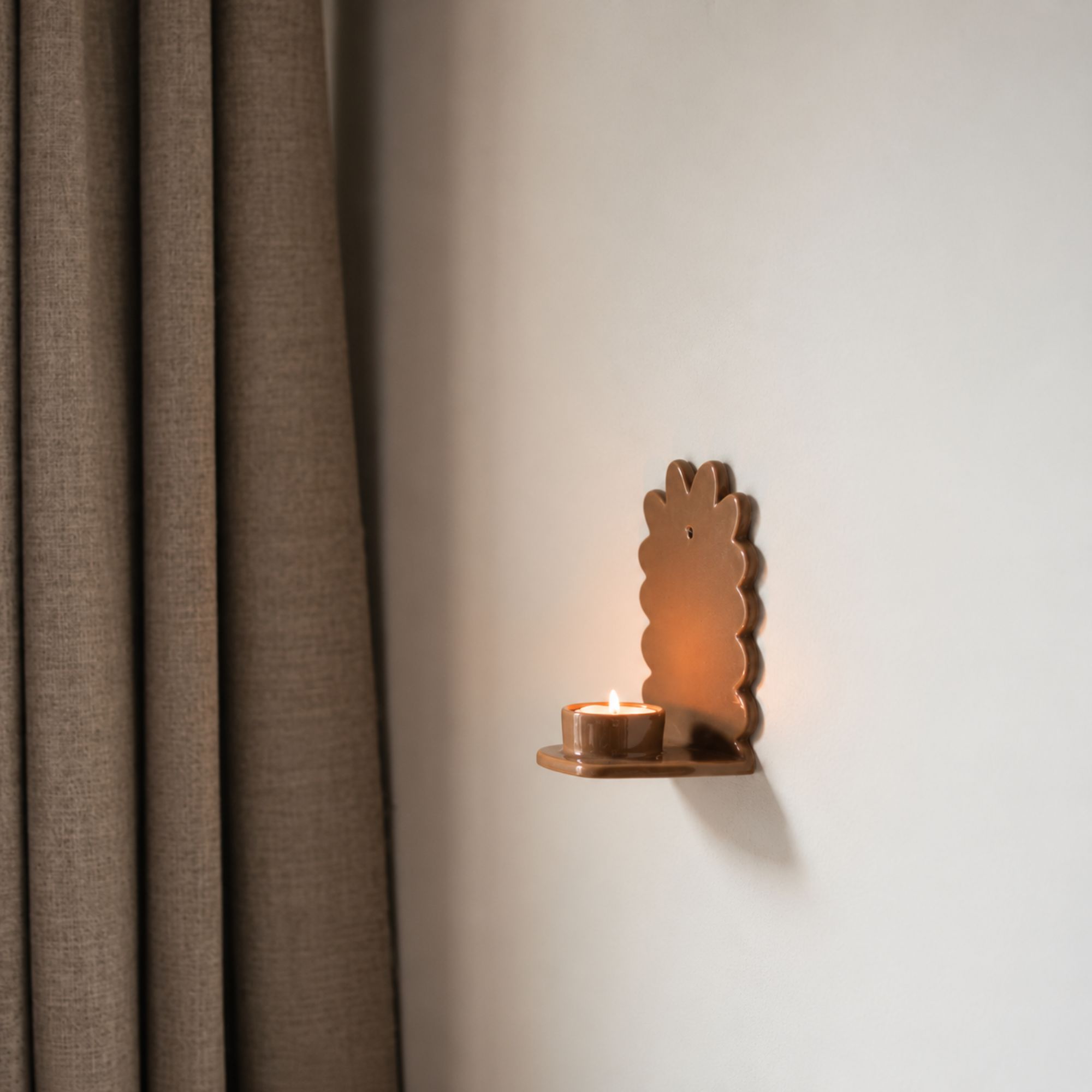Wandkerzenhalter Flowery Wall Candle klein - Shiny Nougat