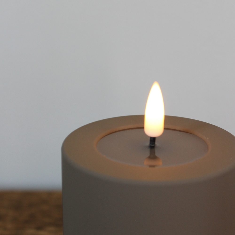 LED Stumpenkerze 7,5x10 - Taupe