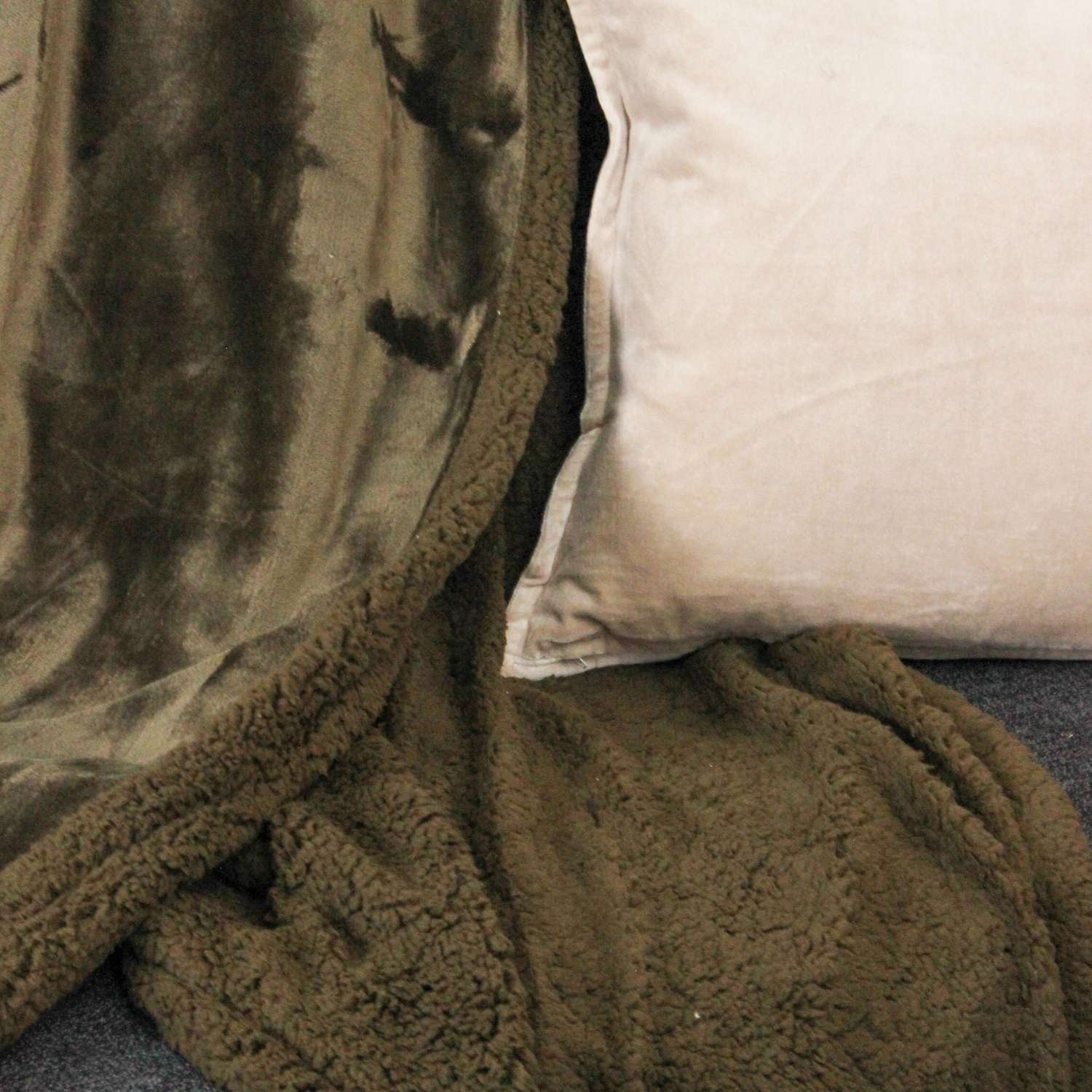 Kuscheldecke Runi - Olivgrün