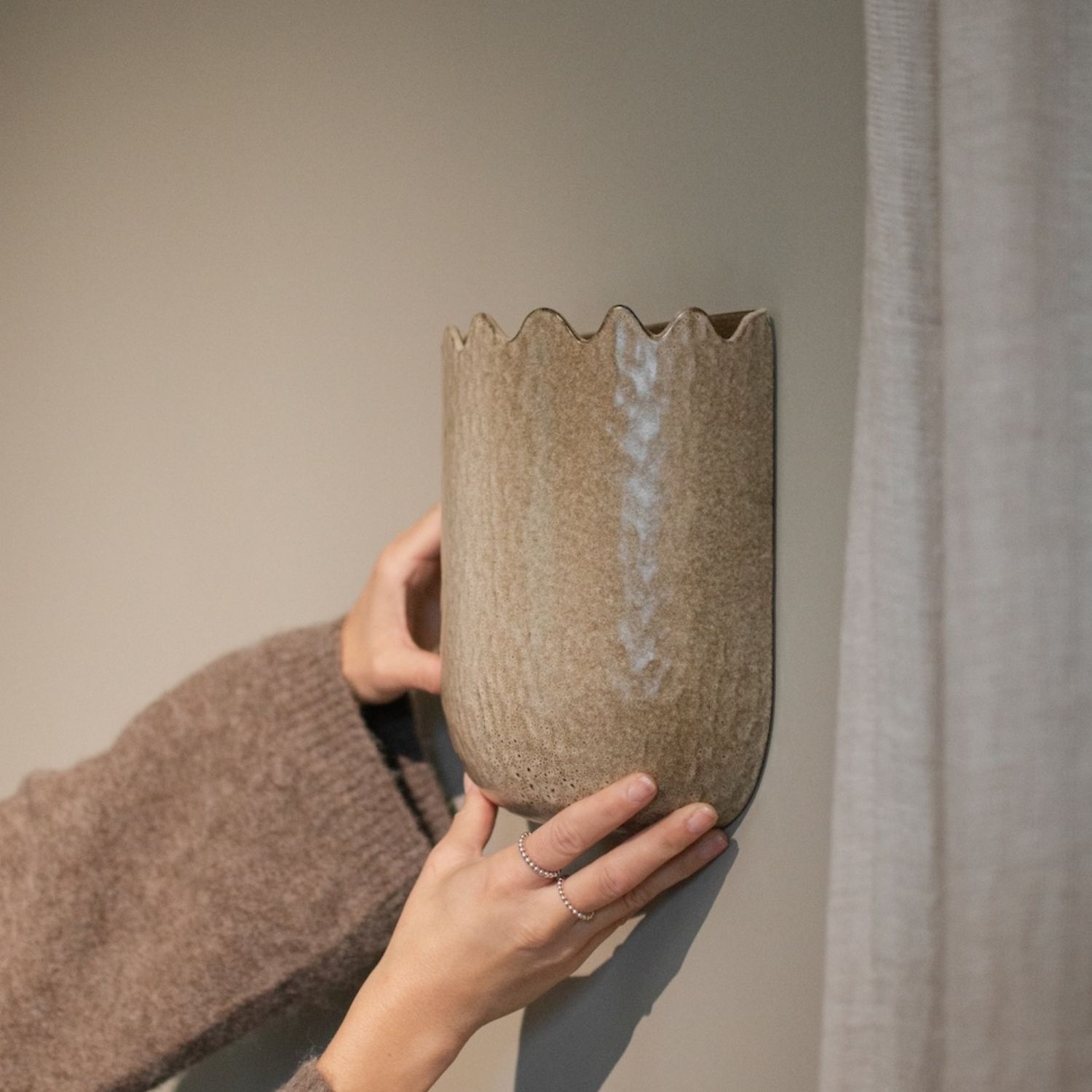 Wandtopf Flowery klein - beige