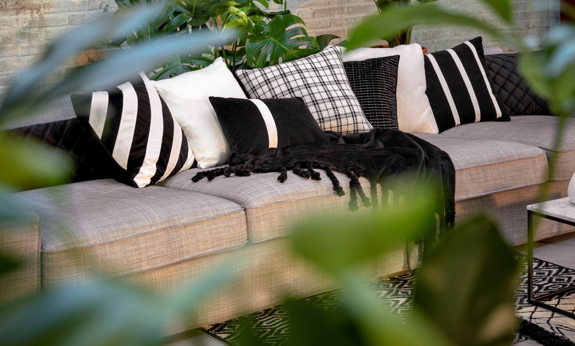 Kissen_Line_-_Off_White_Wohnfuehl-Shop_UG_01.jpg